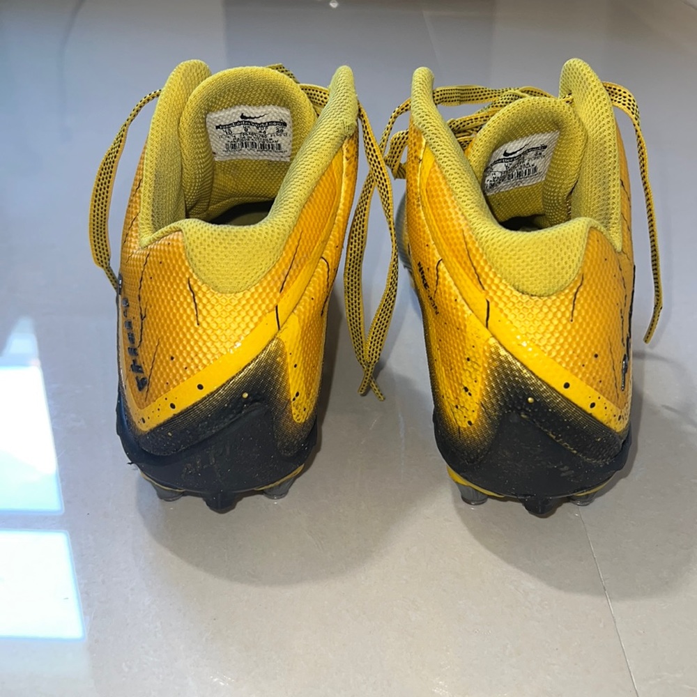Men’s Nike Alpha Football Cleats - Picture 4 of 4